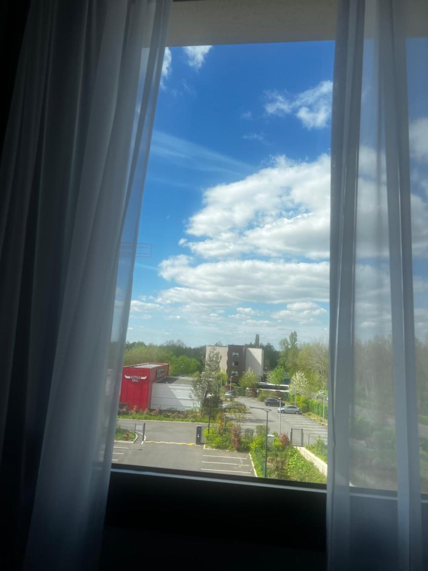 Holiday Inn Express - Marne-La-Vallee Val D'Europe By Ihg Bailly-Romainvilliers Exterior photo